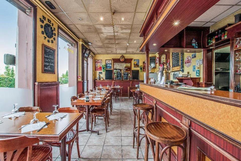 Hotel Aux Bons Amis Reims Zewnętrze zdjęcie